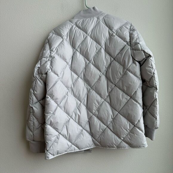 NWT Aritzia TNA Archive Quilted Premium Goose Down Gray Chrome Coat Size XS - Picture 8 of 12